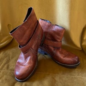 Miz Mooz Jolie Brown leather bootie – excellent condition